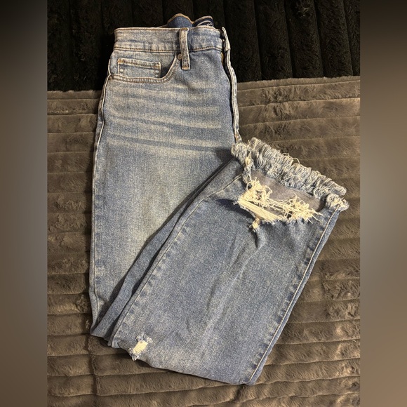 Scoop Denim - Stylish Distressed Blue Women's Cropped Jeans